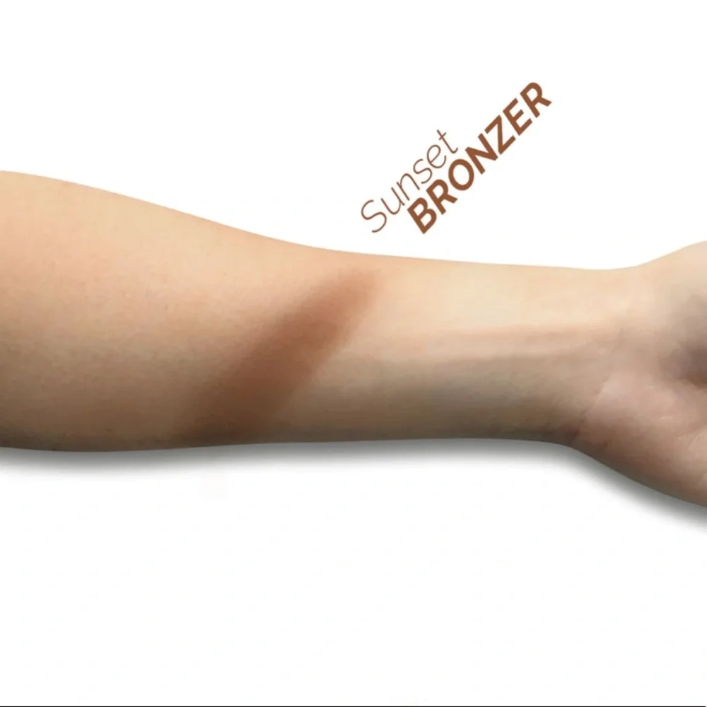 ✨ AESTHETICA SUNSET BRONZER - Picture 3 of 11